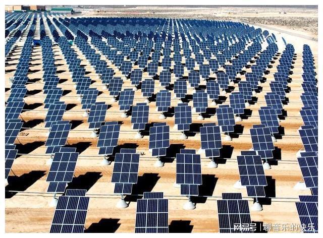 九游体育：卷成“白菜价”！欧洲人把光伏组件当花园栅栏(图4)