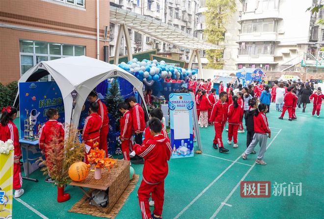 AI风扇解放双手盆栽有了“私人保姆”小学科技节趣味满满！(图11)