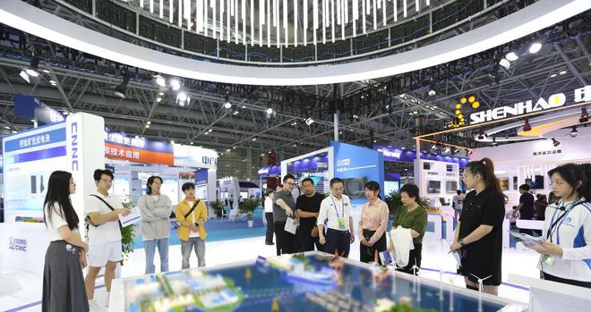 海上浮式发电平台！光伏电池！中核集团惊艳亮相2024中国海洋装备博览会(图2)