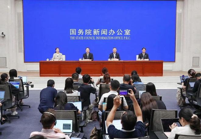 5年翻9倍全球市场占六成！中国新能源狂飙“成绩”揭秘了 title=