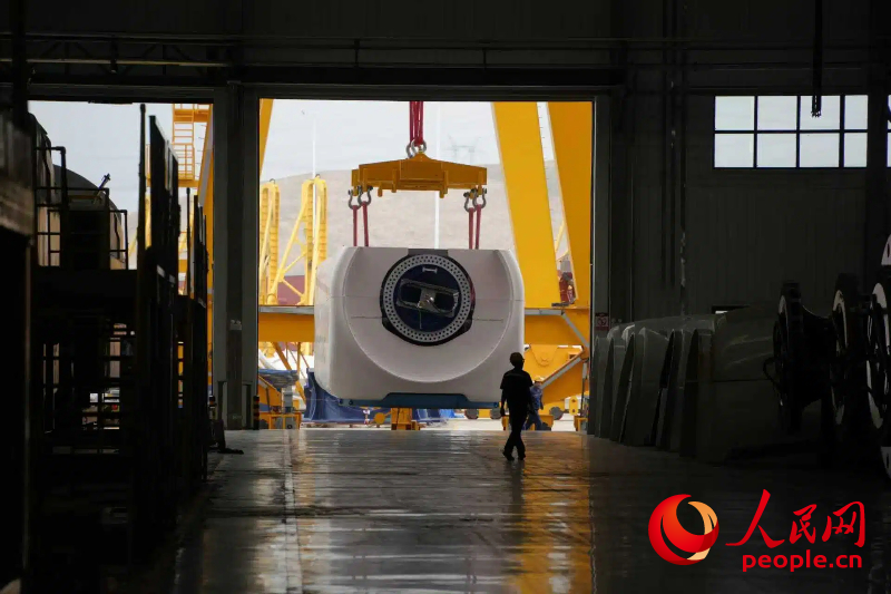 九游app：风吹草低遇见“蓝海”(图2)