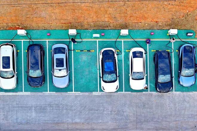 九游体育：新能源车险“冰火两重天”：险企盈利翻倍vs车主直呼“刺客”(图6)