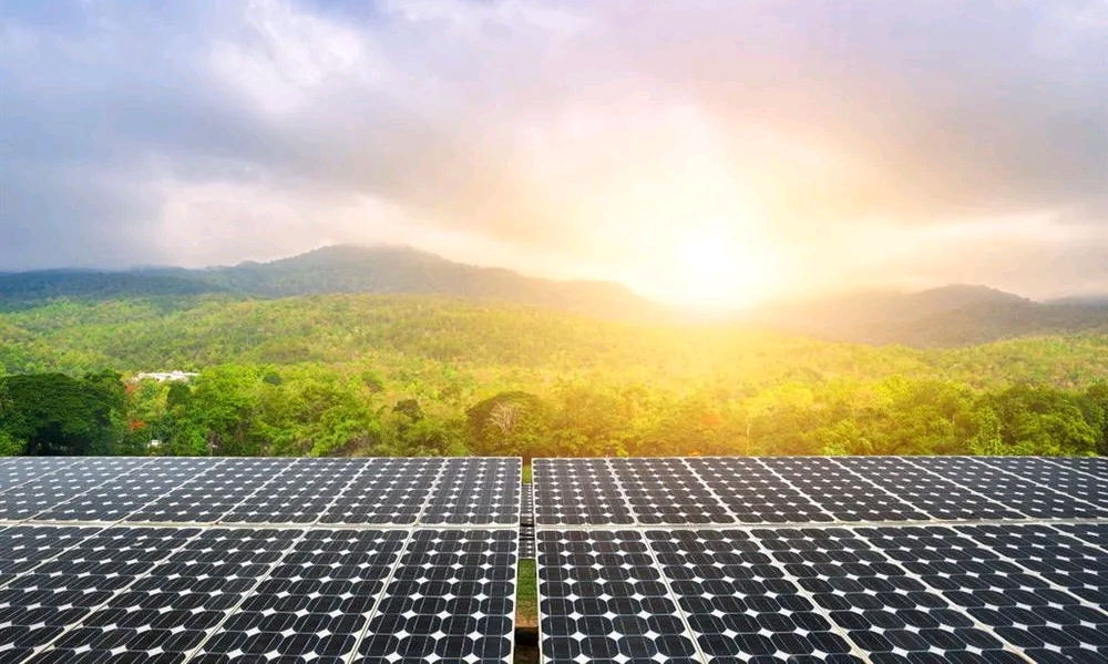 光伏“反内卷”又有新动向 129家企业入围工信部规范条件名单 title=