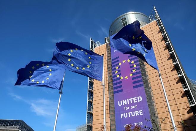 【汽车人】欧盟禁燃令松绑：全球新能源分道扬镳 title=