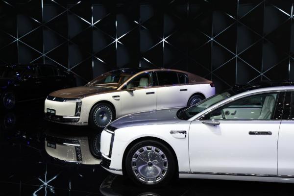 九游app：从两个“百万”看中国新能源汽车产业的量质齐升(图2)