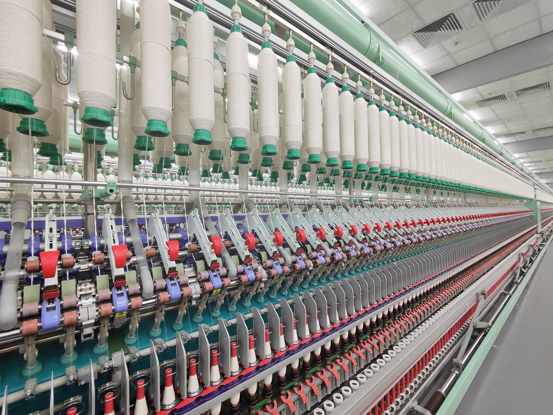 悦达投资新旧动能加速转换 title=