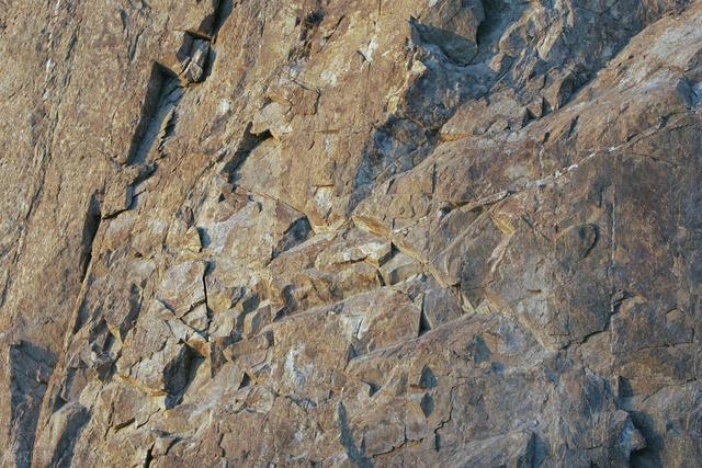 九游官网入口：日本光伏量子产率突破100%除了眼馋还能干啥？(图3)