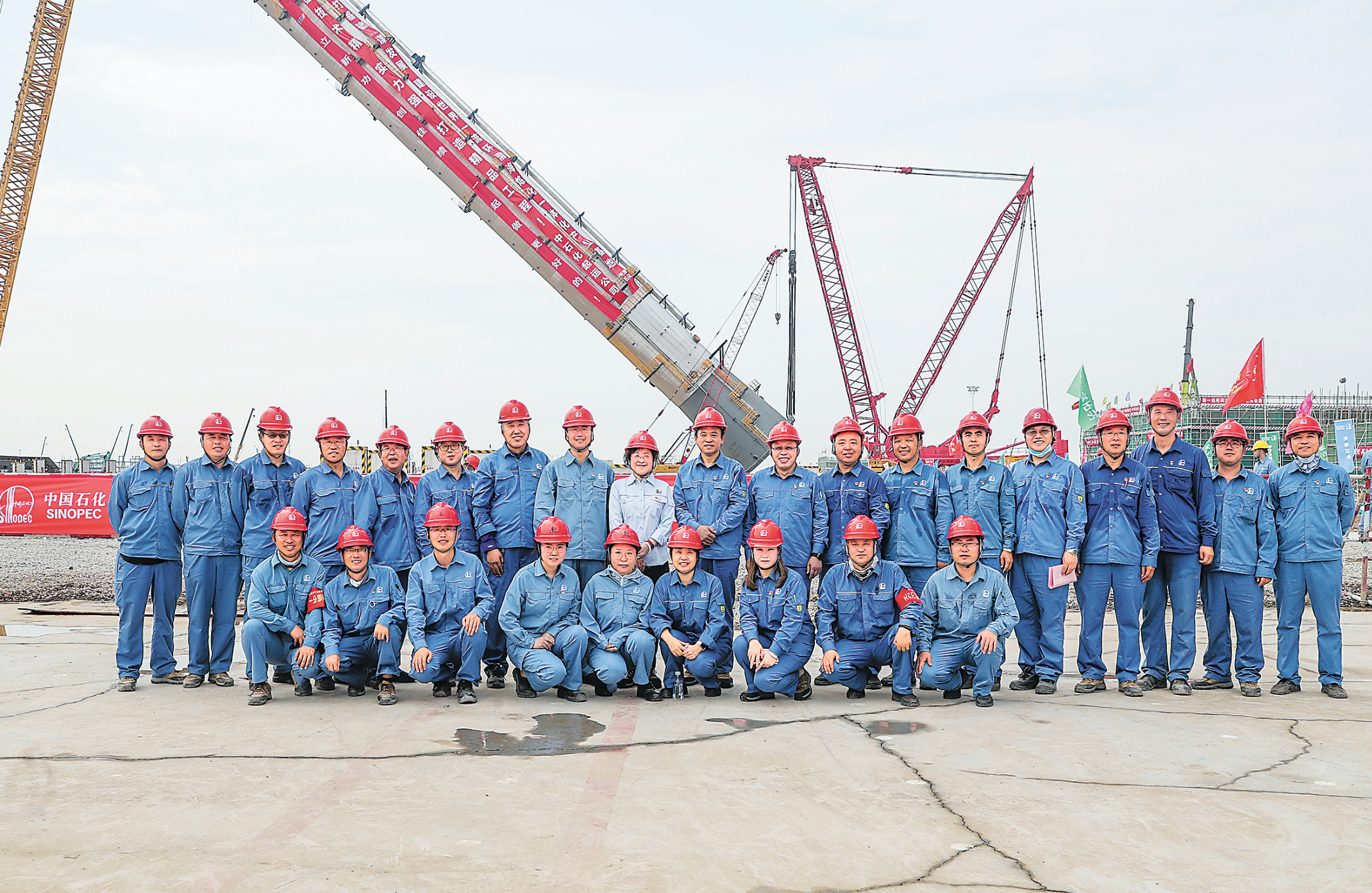 礼赞劳动创造 奋进二次创业(图2)