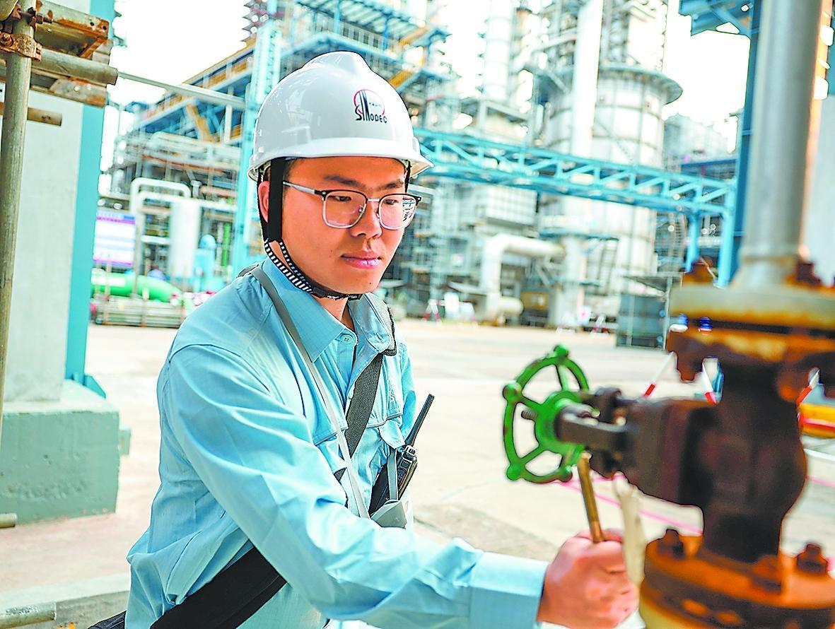 礼赞劳动创造 奋进二次创业(图7)