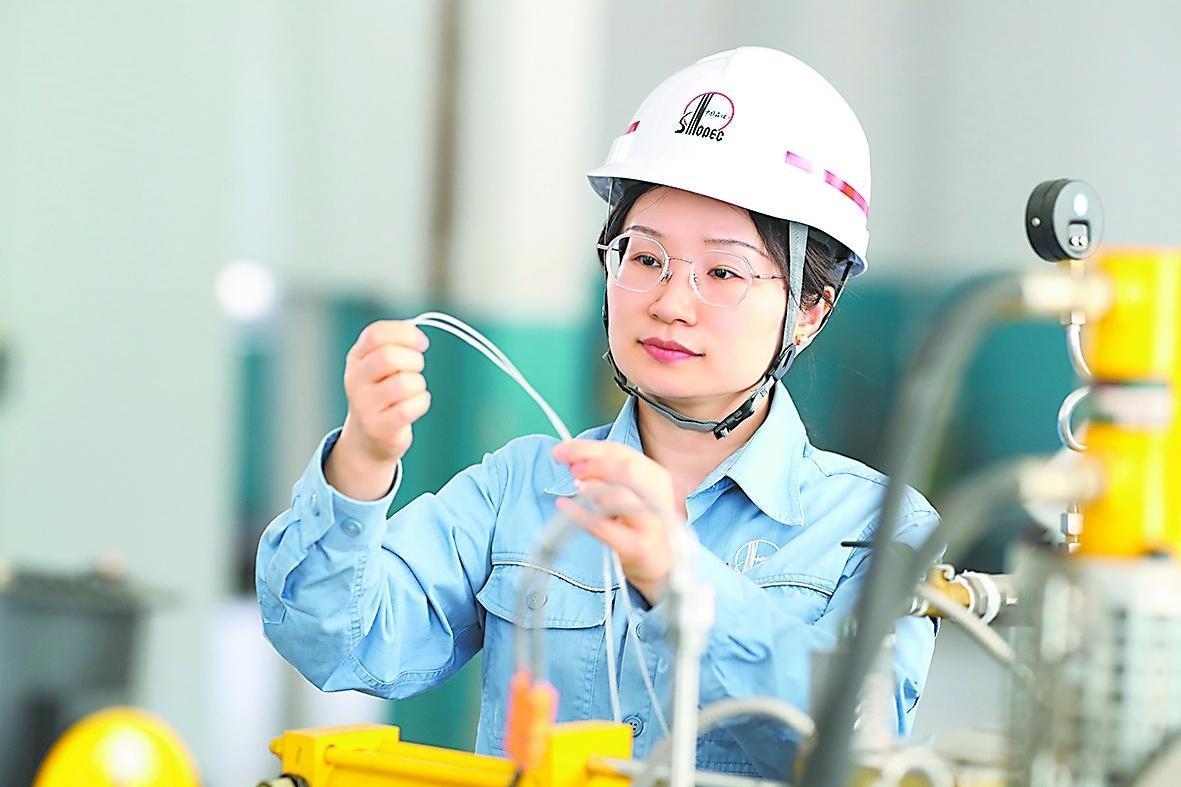 礼赞劳动创造 奋进二次创业(图10)