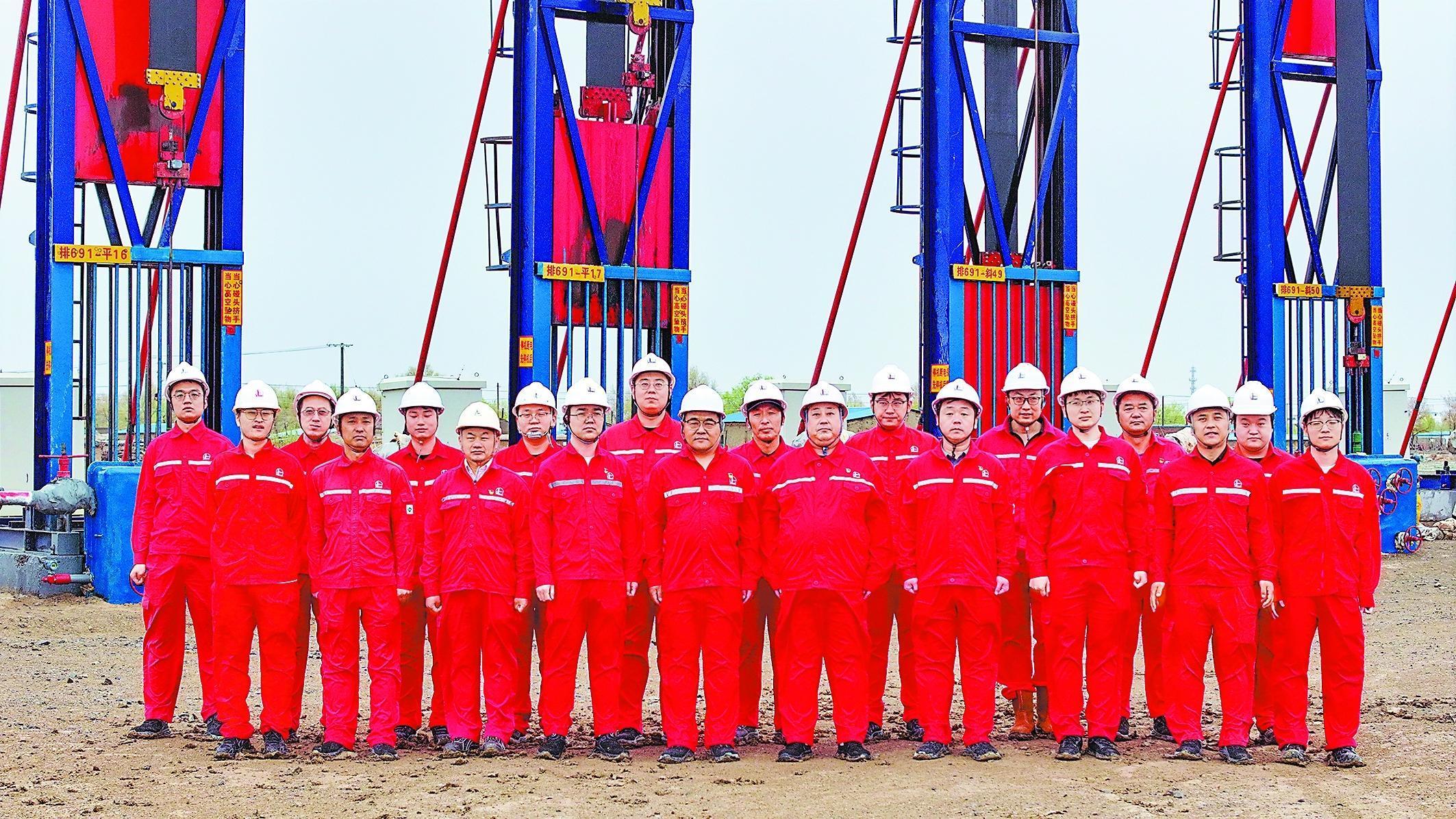 礼赞劳动创造 奋进二次创业(图12)