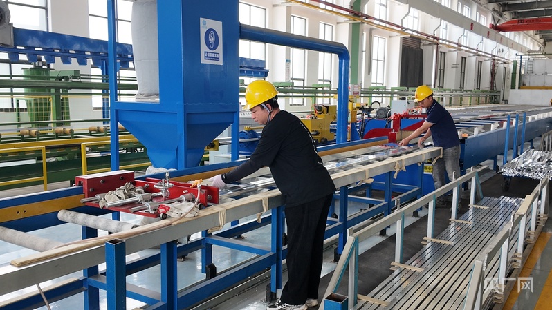 高质量发展看中国｜陕西定边：新能源产业聚势成链(图1)